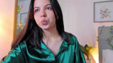 Sophia Howland online show from February 6, 9:28 pm