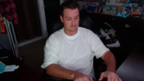 Snapshot of sophiaroze chatting on December 26, 9:33 am sophiaroze online show from December 26, 9:33 am