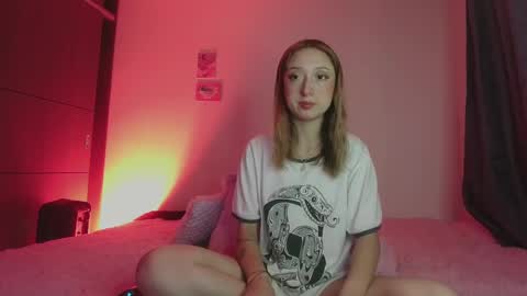 Snapshot of sophie_collins13 chatting on December 3, 1:14 am Sophie online show from December 3, 1:14 am