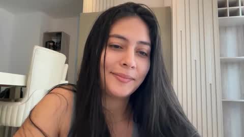 Sophie online show from April 9, 12:00 pm