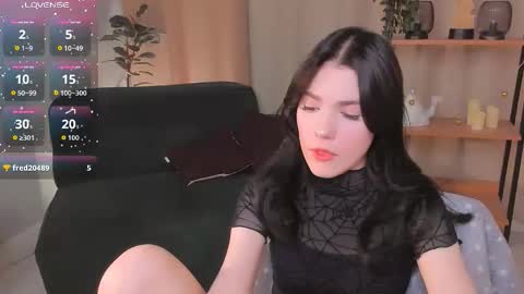 sophie_nomenal_ online show from October 1, 9:02 pm
