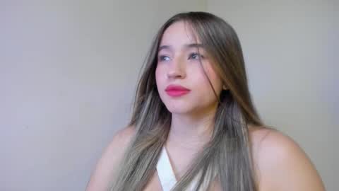 sophie_spencer1 online show from December 15, 3:24 am