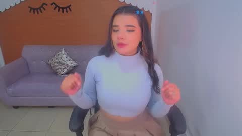 Snapshot of sophie_t_ chatting on March 8, 4:12 am Sofia online show from March 8, 4:12 am