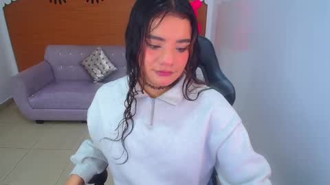 Snapshot of sophie_t_ chatting on March 9, 3:54 am Sofia online show from March 9, 3:54 am