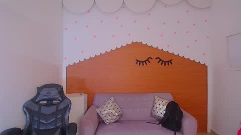 Snapshot of sophie_t_ chatting on January 4, 3:49 pm Sofia online show from January 4, 3:49 pm