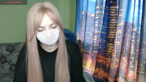 Sophie online show from April 9, 8:20 am