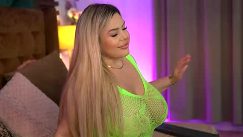 Sophie online show from May 26, 5:46 am