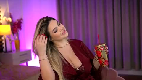 Sophie online show from December 15, 6:20 am