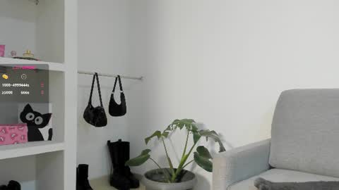 sophie  online show from July 11, 12:04 am
