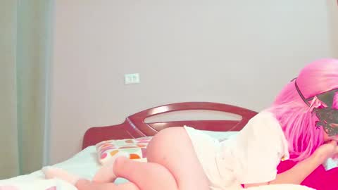 Snapshot of sophiechan69 chatting on December 5, 4:39 pm ShopieChan69 online show from December 5, 4:39 pm