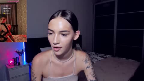 Snapshot of sophiecherrie chatting on September 8, 7:46 pm Sophie online show from September 8, 7:46 pm