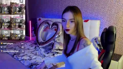 Snapshot of sophiecherrie chatting on February 12, 7:13 pm Sophie online show from February 12, 7:13 pm