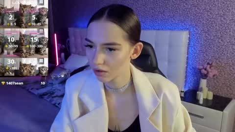 Snapshot of sophiecherrie chatting on February 25, 9:42 am Sophie online show from February 25, 9:42 am