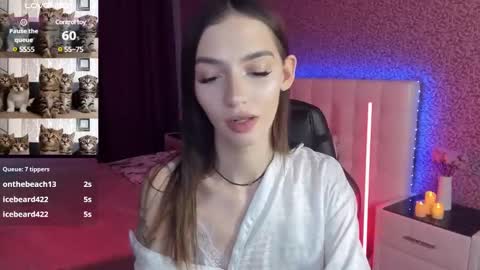 Snapshot of sophiecherrie chatting on January 27, 9:23 am Sophie online show from January 27, 9:23 am