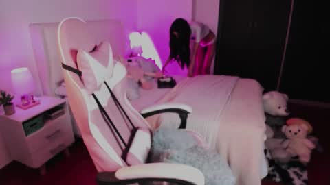    online show from October 12, 1:09 am