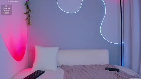 Snapshot of sophiee_s chatting on September 17, 1:03 pm Sophie online show from September 17, 1:03 pm
