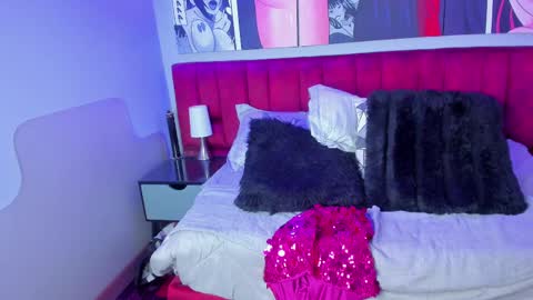 Snapshot of sophiee_s chatting on March 3, 5:52 pm Sophie online show from March 3, 5:52 pm