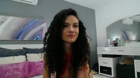 Snapshot of sophiejoulia chatting on September 18, 5:17 pm Sophie online show from September 18, 5:17 pm