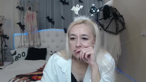 Snapshot of sophiekittyy chatting on October 23, 6:59 am sophiekittyy online show from October 23, 6:59 am