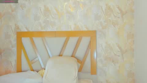 Sophie online show from December 18, 12:33 pm