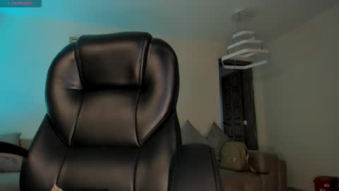 Snapshot of sophiepalmerx chatting on October 8, 11:27 am Sophie Palmer online show from October 8, 11:27 am