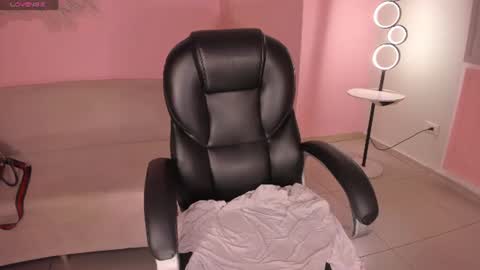 Sophie  Palmer online show from June 26, 12:32 pm