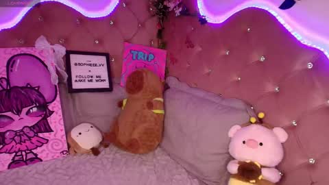   Sophie  online show from October 24, 9:37 pm