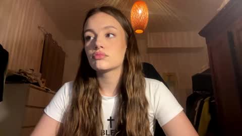 Anna online show from June 7, 7:19 pm