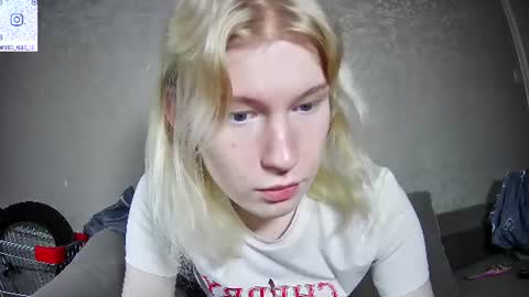 soska_albinosk online show from August 7, 8:01 am