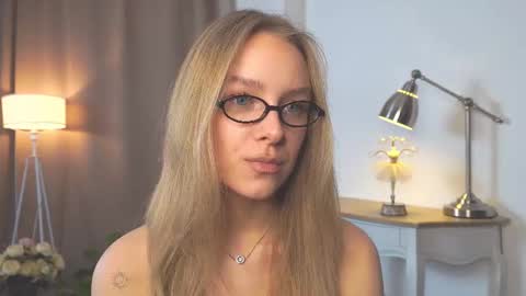 Anna online show from February 17, 1:10 pm