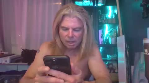 Milaney  Dalaney online show from April 13, 3:00 am