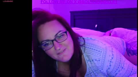 Snapshot of southernelle1 chatting on September 30, 1:05 am SouthernElle online show from September 30, 1:05 am