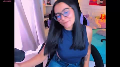 Lili online show from November 14, 9:05 pm