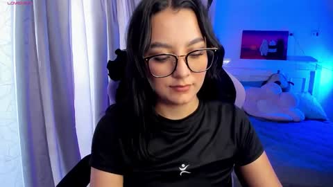 Snapshot of soy___lili chatting on January 17, 9:50 pm Lili online show from January 17, 9:50 pm