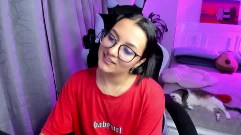 Snapshot of soy___lili chatting on February 21, 1:11 am Lili online show from February 21, 1:11 am