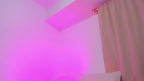 Instagram Soyamandaa  1 online show from November 21, 11:47 pm