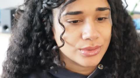 Snapshot of soytropicalfruit chatting on October 17, 1:59 pm You want to talk to me more personal follow me in My Channel VIP 50 the discount online show from October 17, 1:59 pm