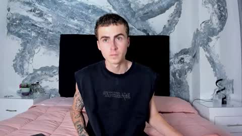 spaceboy_1 online show from March 2, 10:16 pm