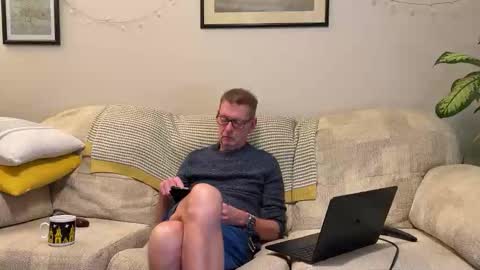 Snapshot of spaceman_fun chatting on October 26, 7:35 pm spaceman_fun online show from October 26, 7:35 pm