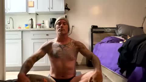 specter1972 online show from November 29, 11:29 am