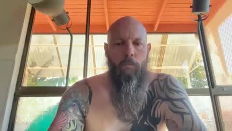 Snapshot of spenderal chatting on October 6, 1:34 am Beard Guy online show from October 6, 1:34 am