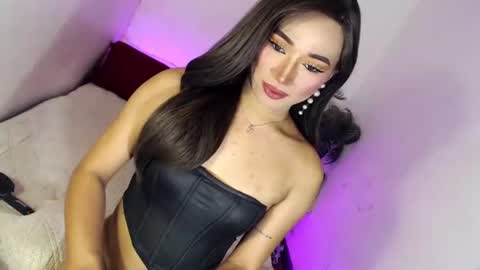 Alora online show from October 20, 5:45 am