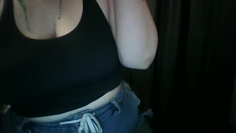 Vanessa Spade online show from May 25, 5:46 am
