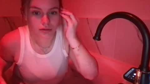 spoiledxo online show from January 16, 3:04 am