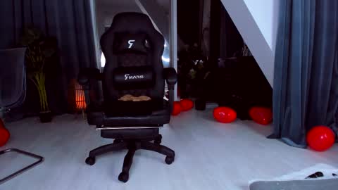 Anna online show from March 2, 5:36 pm