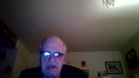 spongebobpineapple70 online show from May 14, 1:42 pm