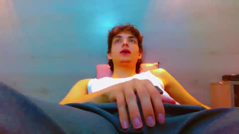 ethan online show from December 3, 2:07 pm