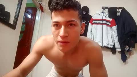 Snapshot of sradicto chatting on October 14, 5:27 pm Flacofitxx online show from October 14, 5:27 pm