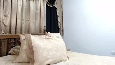 Snapshot of srta_luciana chatting on February 7, 11:56 am . . online show from February 7, 11:56 am