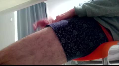 ssenzo online show from September 24, 9:10 pm